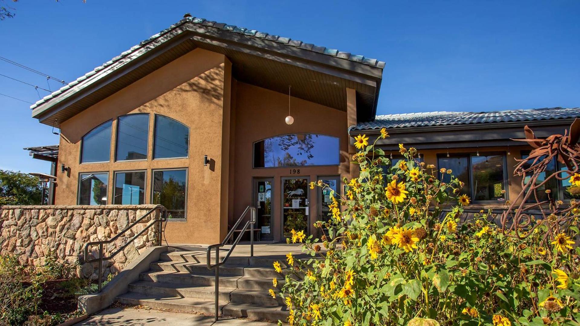 Ferienhaus Luxury 3br In Upscale Neighborhood Pet Friendly *